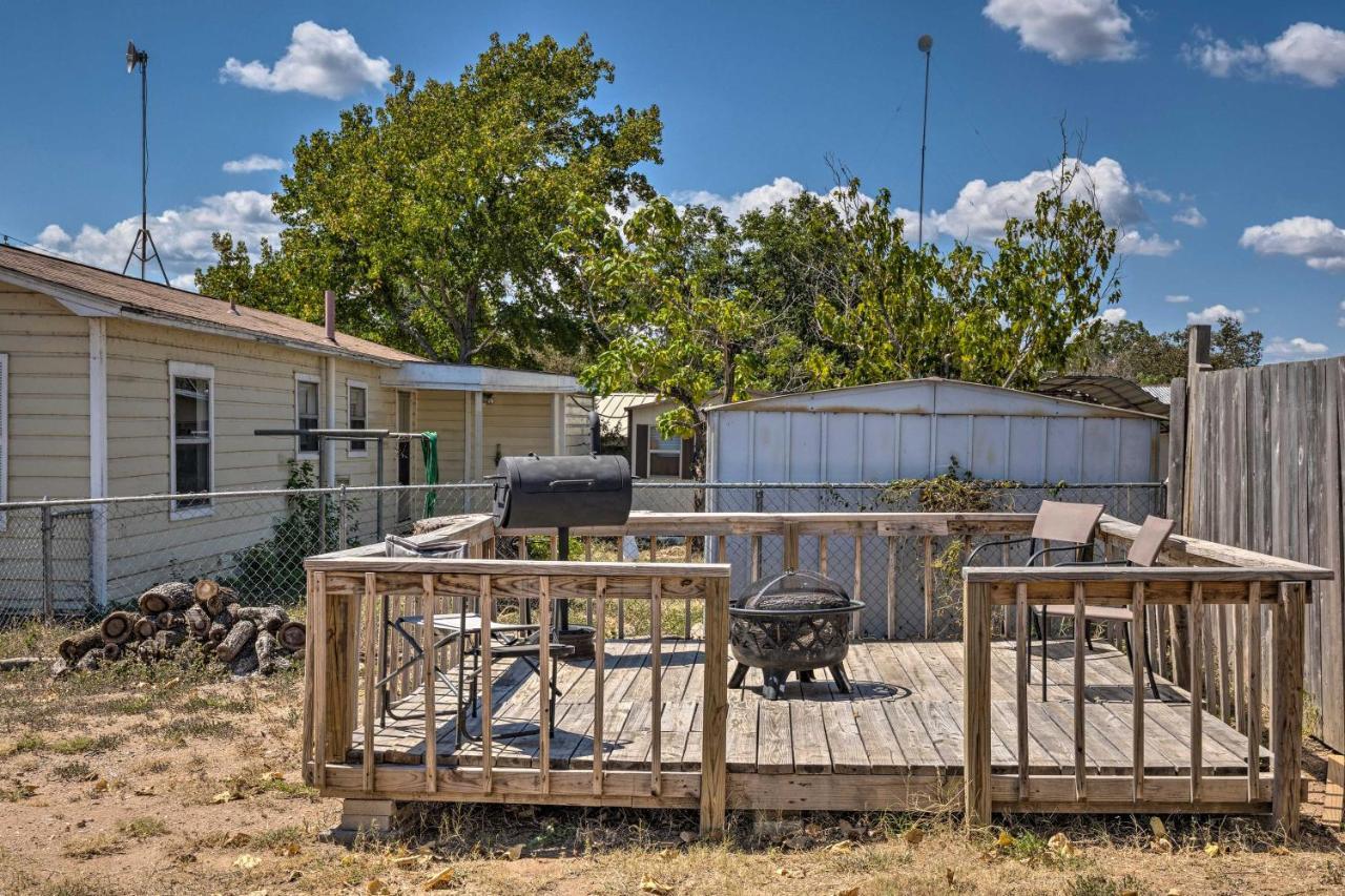 Buchanan Dam Cottage - Close To The Lake! Buchanan Dam